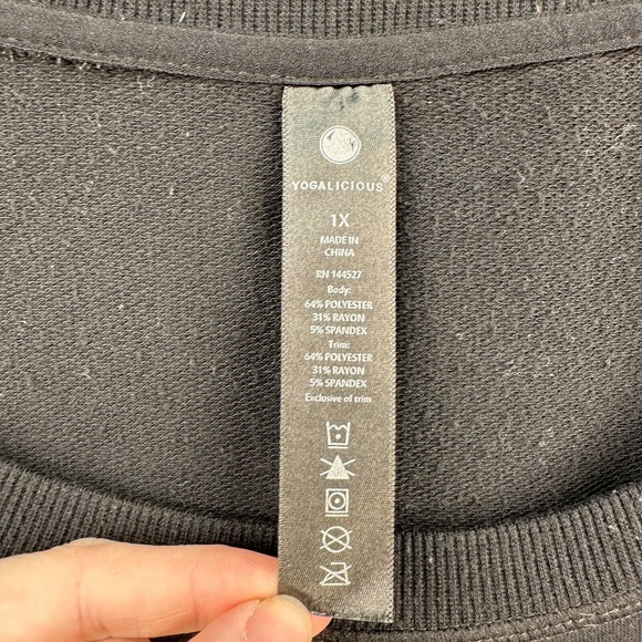 Yogalicious Top Womens 1X Plus Black Long Sleeve Round Neck Pullover‎ Stretch - Picture 7 of 7